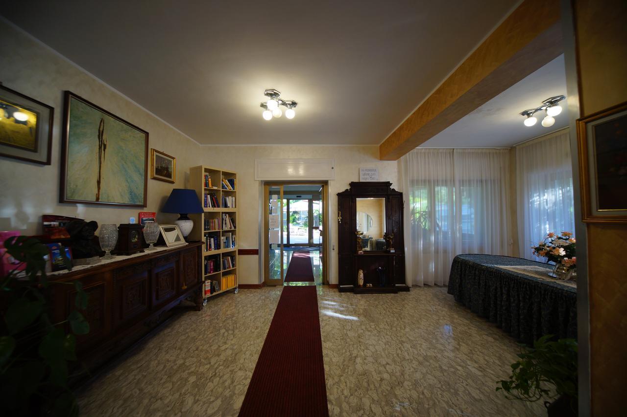 King Hotel Fiuggi Luaran gambar