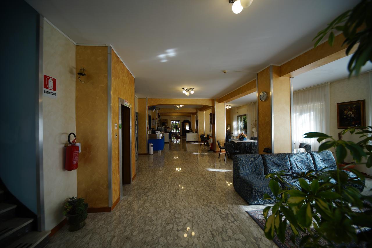 King Hotel Fiuggi Luaran gambar