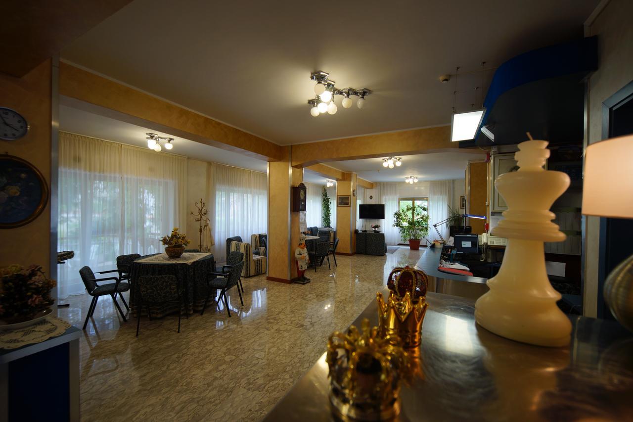 King Hotel Fiuggi Luaran gambar